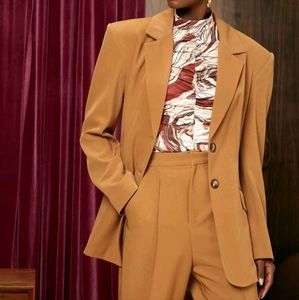 Women Lapel Camel Beige Long Blazer Jacket Shoulder Pads Slim Fit Size L Lined